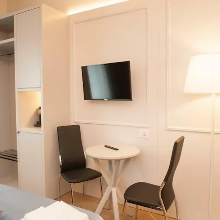 Amendola Station Bed & Breakfast Bologna